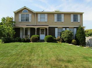 102 Inverness Dr, Coraopolis, PA 15108