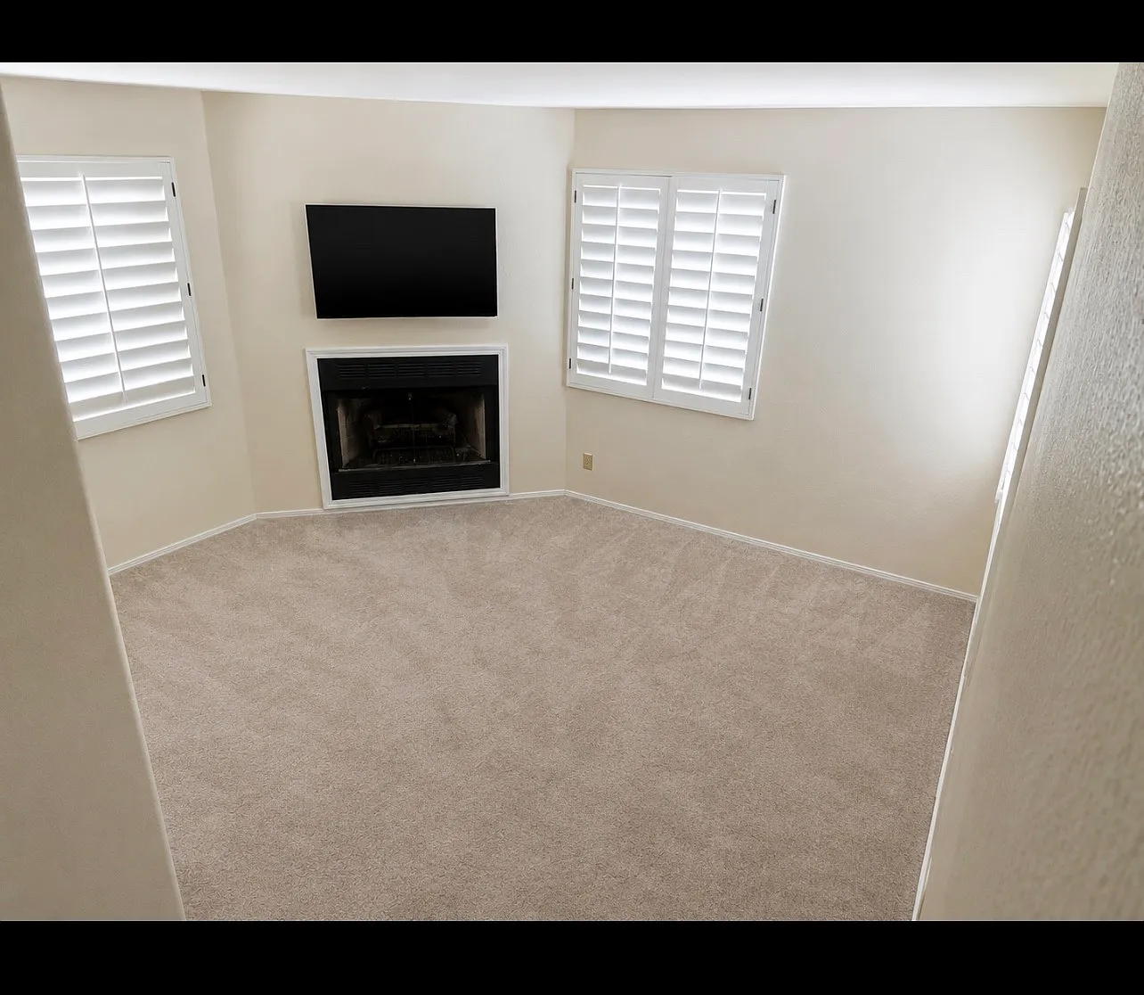 3 bed, 3600 sqft, $1,475 — Photo 1