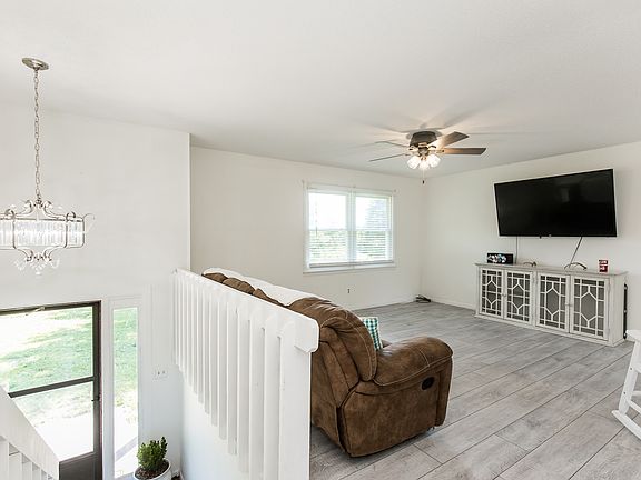 3rd image of 3409 Cedar Ln