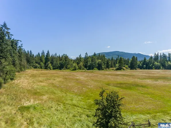 1 Hooker Rd, Sequim, WA 98382