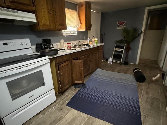 2nd image of 2022 W 14TH Street