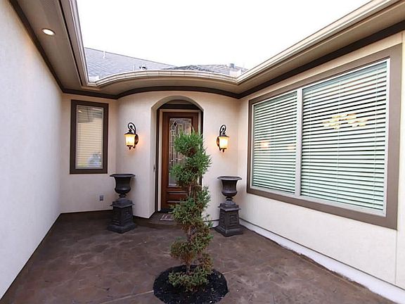 3rd image of 13915 San Saba Canyon Ln
