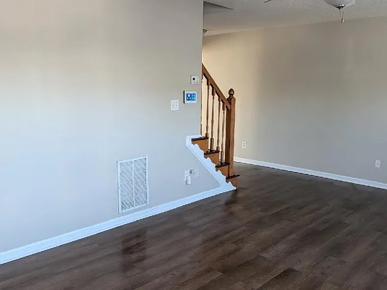2116 Flagstone Ct #D10 — Photo 3