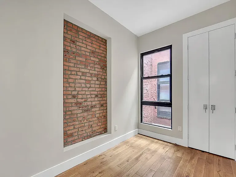320 Street Nicholass Ave #4F — Photo 10