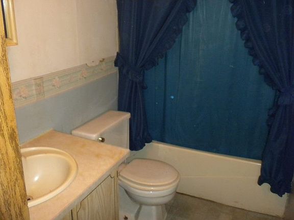 2nd bathroom