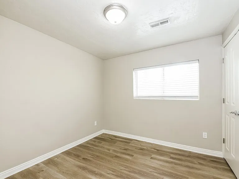 1116 N Mustang Ln — Photo 12