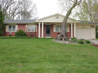 3043 San Salvador Dr, Waterloo, IA 50702