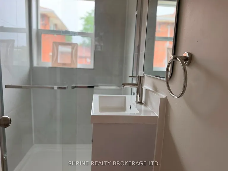 367 Springbank Dr — Photo 17