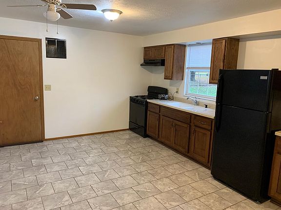 3rd image of 109 Oak Dr