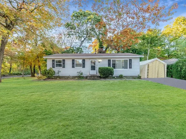 79 Dogwood Road, Mastic Beach, NY 11951