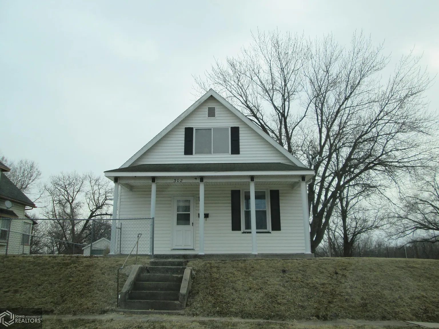 302 N Gertrude St photo 1