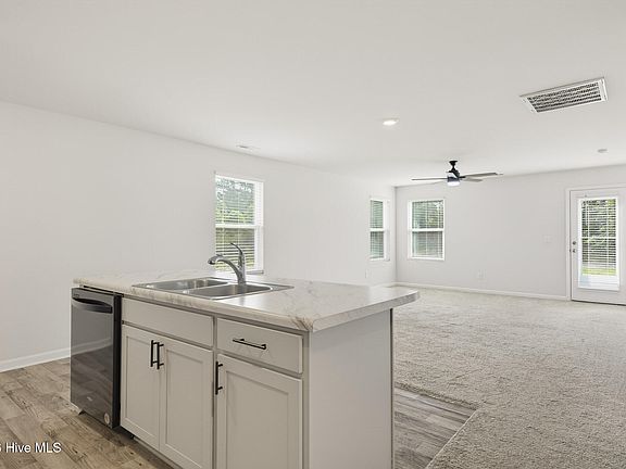 3rd image of 414 Hope Ln
