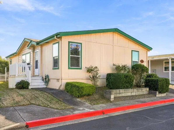 1000 S McKern Ct, Newberg, OR 97132