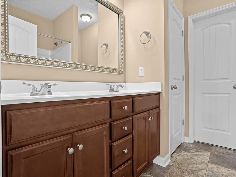 215 Classy Ct — Photo 11