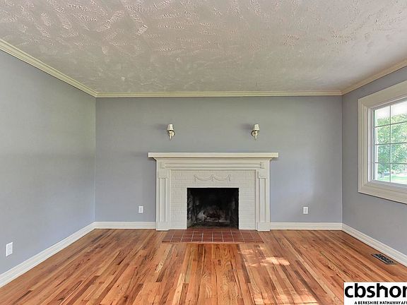 4th image of 9616 Emmet St