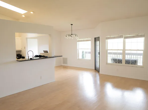 340 Deepwoods Dr #6, Newport, KY 41076