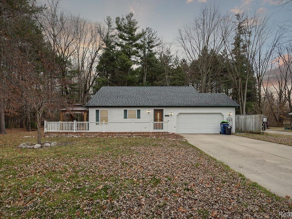 1st image of 1050 Park Ct