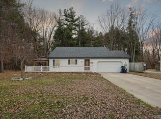 1050 Park Ct, Saint Charles, MI 48655
