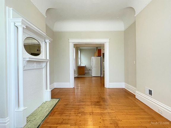 2nd image of 2457 Post St
