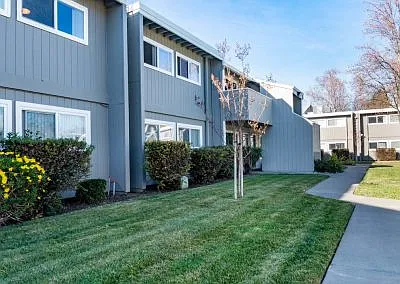 Aggie Square Apartments — Photo 21