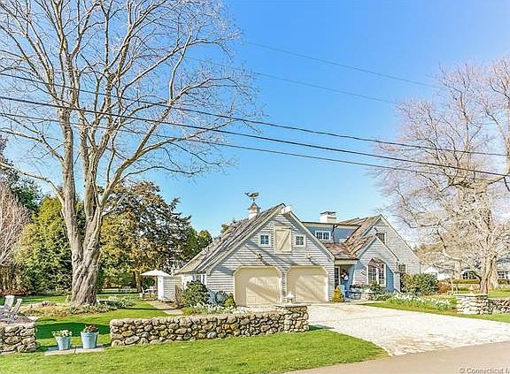 The landscaping is gorgeous...