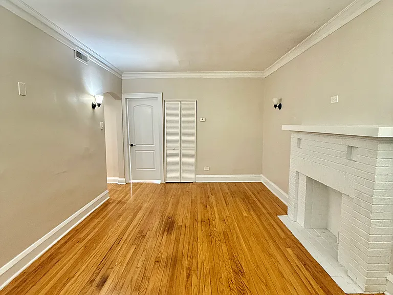 716 Reba Pl #2N — Photo 5
