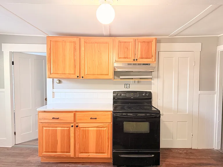 127 Hanover St #5 — Photo 3