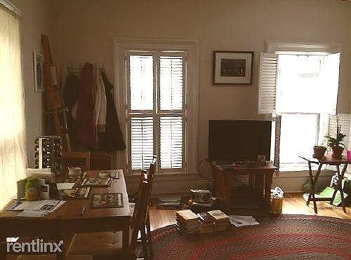 321#3 Living Room