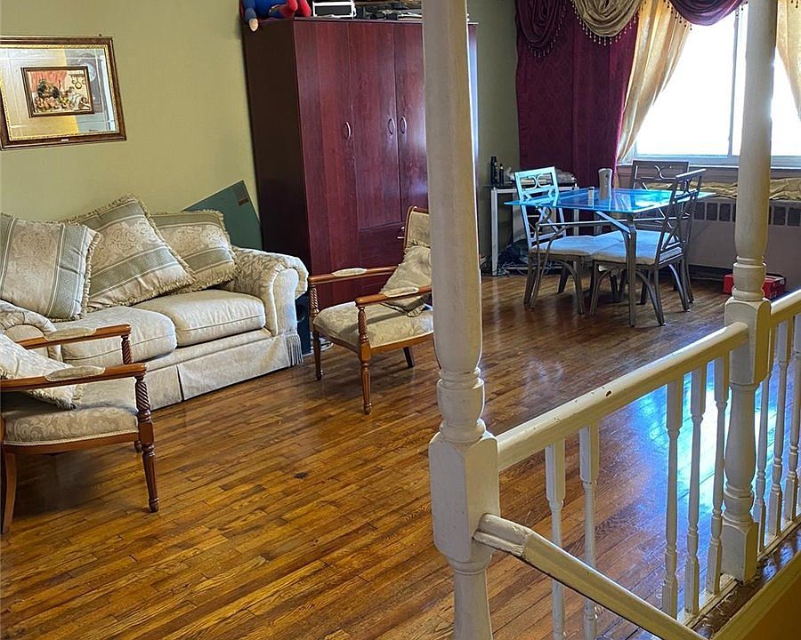 1st image of 2218 93rd St