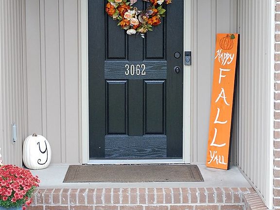 5th image of 3062 Pin Oaks Cir NE