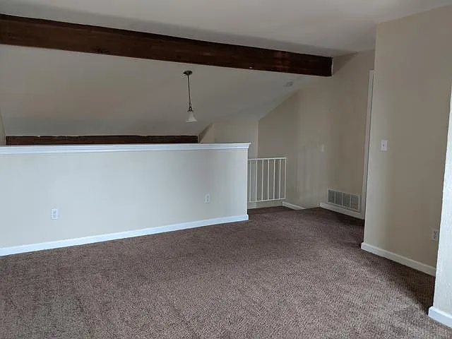 Second floor loft. Photo 1