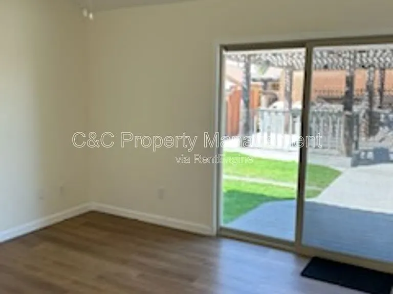 8912 Carvalho Ct — Photo 7
