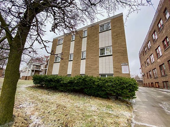 3rd image of 11103 Detroit Ave