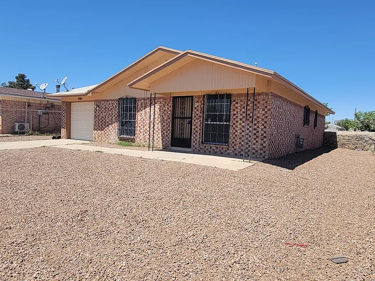 5761 Longview Dr — Photo 20
