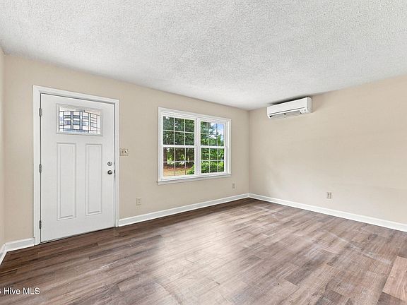 5th image of 213 Nine Foot Road
