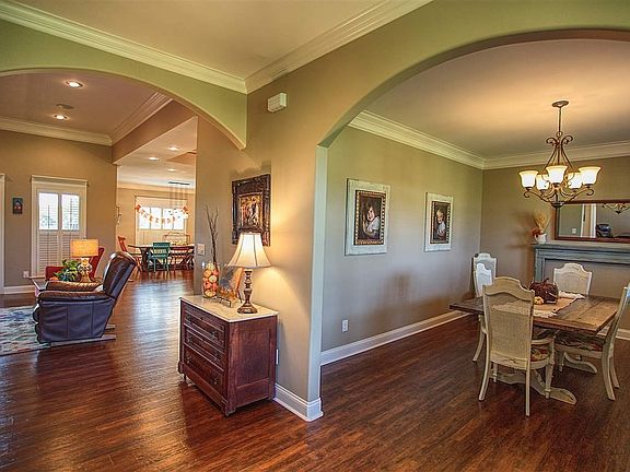 5th image of 120 Chestnut Ln