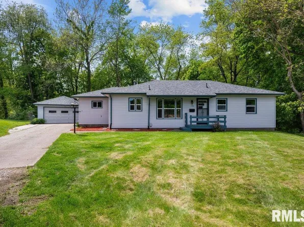 1100 34th Avenue Ct, East Moline, IL 61244