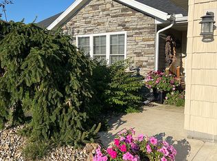 1412 Fairmeadow Dr, Bucyrus, OH 44820