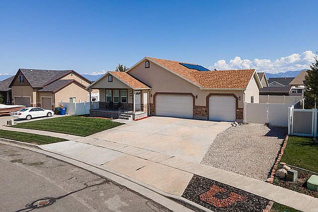 1st image of 3305 S Silver Glen Dr