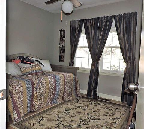 1 BR/ hardwood flooring 