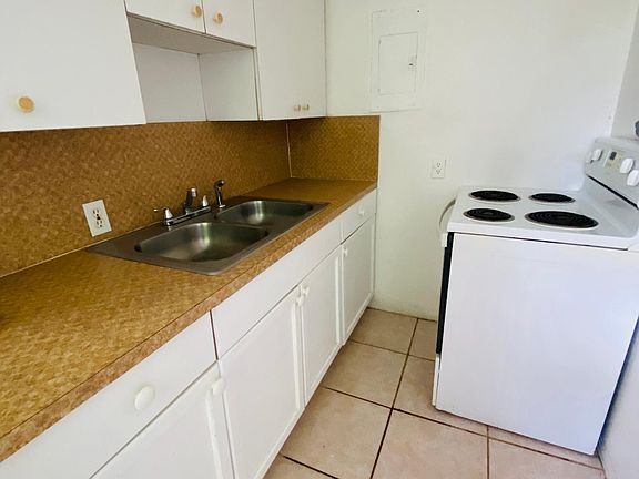 4th image of 8918 Collins Ave #1