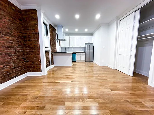 Rented by Voro New York | media 33