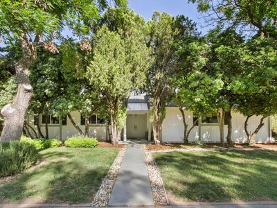 912 Los Robles St, Davis, CA, 95618