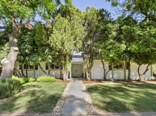 912 Los Robles St, Davis, CA 95618