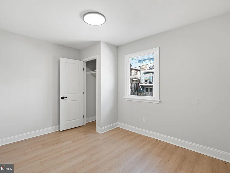 1250 Queen St NE #1 — Photo 12