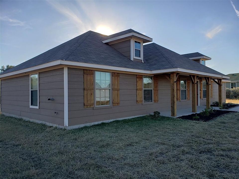 2nd image of 208 Oakley Cir