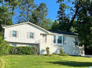 1416 Round Hill Rd, Vestavia Hills, AL 35216