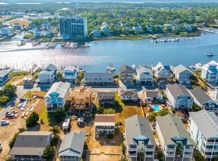807 Carolina Beach Ave N, Carolina Beach, NC 28428