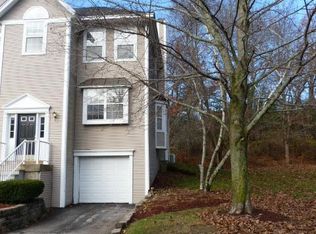 28 Middlesex Rd, Merrimack, NH 03054