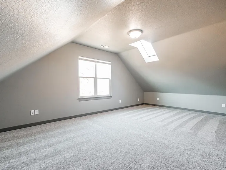 380 24th St NE — Photo 30